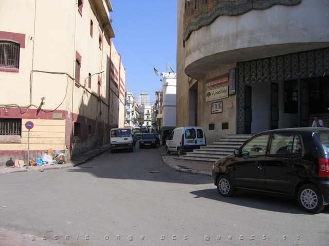 VOYAGE ORAN SEPTEMBRE 2006 32 10 sept. 06 - aprem - RUE DUFOUR RUE KAOUAIDIA AEK.JPG